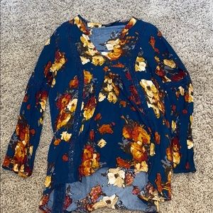 Blue floral top